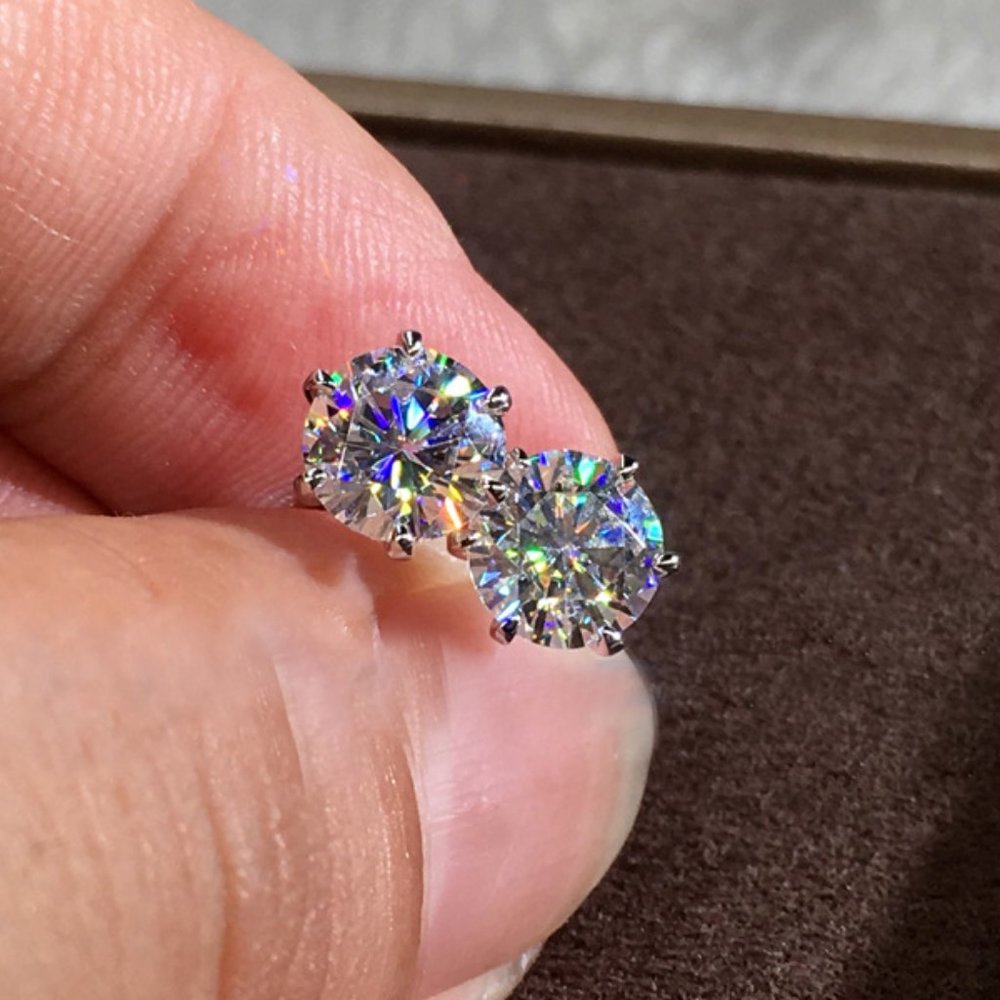 NEW 2.5 ct Round Diamond White Gold Stud Earrings - Picture 4 of 4